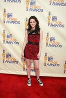 Kristen Stewart arriving at the 2009 MTV Movie Awards in Universal City CA on May 31 photo