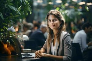 hermosa sonriente caucásico mujer de negocios es trabajando con ordenador portátil en café tienda y cafetería. tecnología para negocio en oficina. ai generado foto