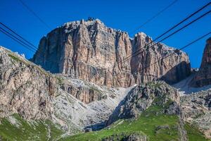 hablar con descaro a pordoi sur cara 2952 metro en gruppo del silla turca, dolomitas montañas en Alpes foto