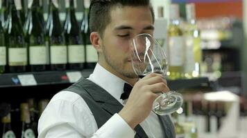 Confident and experienced sommelier, at your service video