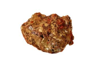macro mineral Roca adamita en un blanco antecedentes foto