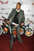 Tyler James williams a el 14to anual Navidad en el ciudad regalar a el galeno centrar a USC en los angeles California en diciembre 21 2008 foto