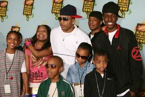 nelly con amigos y familia 2008 nickelodeons niños elección premios ucla pauley pabellón madera del oeste California marzo 29 2008 foto