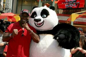 Michael Clark Duncan Kung Fu Panda LA Premiere Graumans Chinese Theater Los Angeles CA May 31 2008 photo