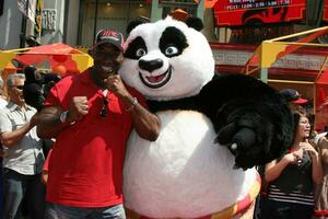 Michael Clark Duncan Kung Fu Panda LA Premiere Graumans Chinese Theater Los Angeles CA May 31 2008 photo