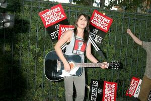 KT Tunstall performs on the picket line supporting striking WGA Writers Outside the Disney Studios Burbank CA November 14 2007 2007 photo