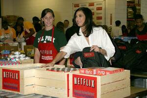 Teri Hatcher Helps out at the Los Angeles Food Bank December 12 2007 Los Angeles CA 2007 photo