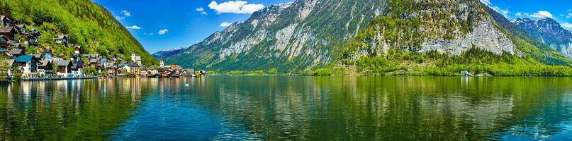 Panorama of Hallstatt village and Hallstatter See, Austria photo