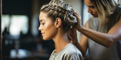 profesional peluquero haciendo peinado para joven mujer en belleza salón. ai generado. foto