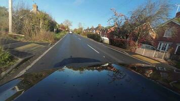 périple par temps hyperlapse conduire à travers campagne et paysages urbains video