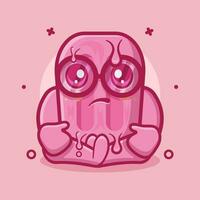 frio rosado paleta de hielo hielo crema personaje mascota con triste expresión aislado dibujos animados en plano estilo diseño vector