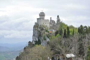 san marino torres en citta di san marino foto