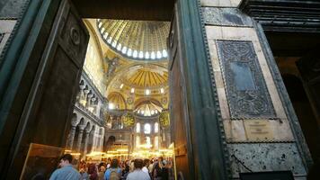 Kalkon istanbul 12 Maj 2023. interiör av hagia sophia moskén. video