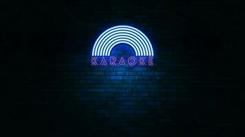 animation de le mot karaoké dans néon à Urbain mur avec lumière bleu video