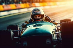 de cerca retrato de un joven hombre conducción un rápido coche en el carrera pista. foto