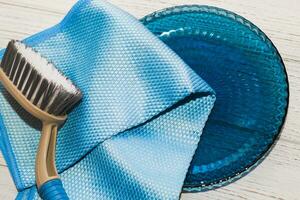 a cloth with a special texture for cleaning glasses and dishes for household cleaning. photo