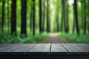 ai generado vacío negro de madera mesa con borroso pino arboles bosque antecedentes ai generado foto