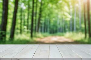 ai generado vacío blanco de madera mesa con borroso pino arboles bosque y Dom ligero eje bokeh antecedentes ai generado foto