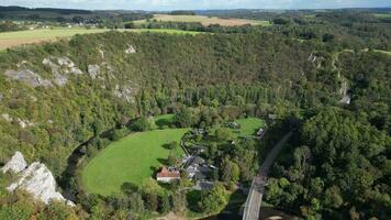 aéreo de bosque y paisaje en el Bélgica Valonia. alta calidad full HD imágenes video