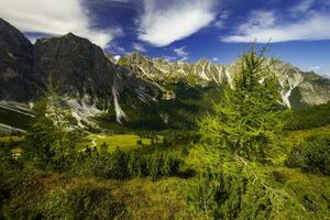 montaña paisaje de el stubai Alpes foto