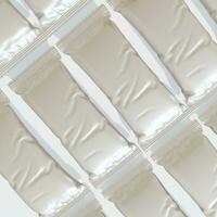 proteína bar embalaje blanco color y realista hacer con metalico o lustroso textura foto