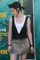 Kristen Stewart arriving at the Teen Choice Awards 2009 at Gibson Ampitheater at Universal Studios Los Angeles CA on August 9 2009 photo