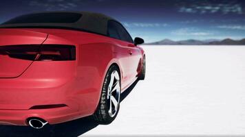 rot Sport Auto auf das Salz- See video
