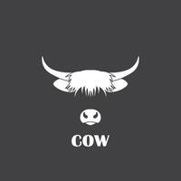 vaca logo diseño en blanco color vector