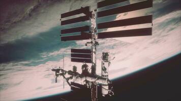 Internationale ruimte station Aan baan van aarde planeet visie van buitenste ruimte video