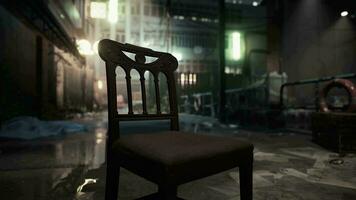 ein hölzern Stuhl Sitzung im Vorderseite von ein Gebäude video