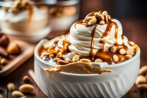 maní mantequilla hielo crema con caramelo y miseria en un bol. generado por ai foto