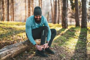 hombre tiene tiene deporte lesión desde hacer ejercicio foto