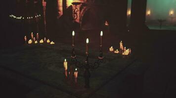 ein Gruppe von Tempel Kerzen Sitzung auf oben von ein Tabelle video