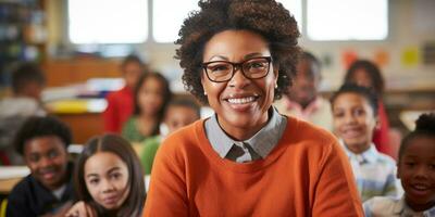 sonriente africano americano mujer enseñando en aula. ai generado foto