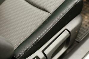 textil asientos en moderno coche. interior detalle. foto