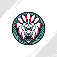 enojado blanco león robot cabeza mascota logo vector
