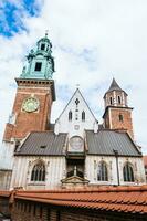 antiguo Iglesia con hermosa arquitectura foto