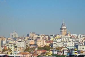 Turquía Estanbul 23 junio 2023. turistas visitando galata torre en el beyoglu distrito de Estanbul, foto