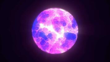 energi abstrakt lila sfär av lysande flytande plasma, elektrisk magi runda energi boll bakgrund video