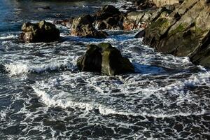 atlántico Oceano salvaje costa, tenerife, canario islas, España foto