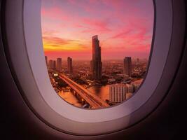 el ver desde el pasajero asiento en el avión volador foto