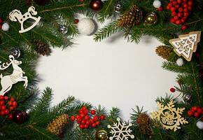 creativo composición con verde abeto ramas en un blanco antecedentes. Navidad antecedentes en retro estilo. nuevo año y Navidad fiesta tarjeta. naturaleza nuevo año concepto. foto
