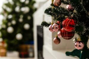 decorado mini Navidad árbol en el Departamento foto