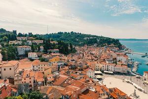 idílico costero pueblo de piran en adriático mar foto