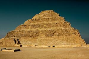 famoso egipcio pirámides de giza. paisaje en Egipto. pirámide en desierto. África. preguntarse de el mundo foto