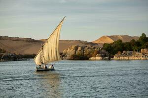 Nilo el mas largo río en África. primario agua fuente de Egipto. paisaje con claro agua río. foto