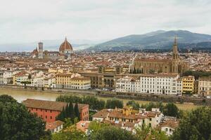 foto con el panorama de el medieval ciudad de florencia en el región de toscana, Italia