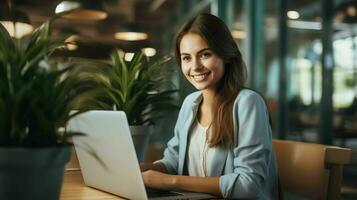 ai generado exitoso mujer trabajando con ordenador portátil en oficina - profesional y elegante espacio de trabajo, generativo ai foto