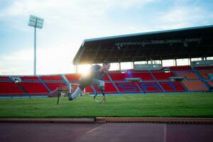 Atletas con discapacidades tomar un descanso a el estadio Entre formación sesiones foto