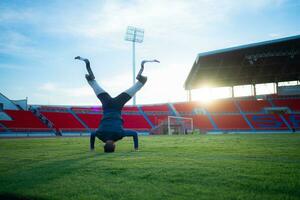 Atletas con discapacidades tomar un descanso a el estadio Entre formación sesiones foto